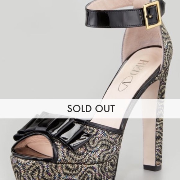 RED VALENTINO 👠 - Picture 3 of 6